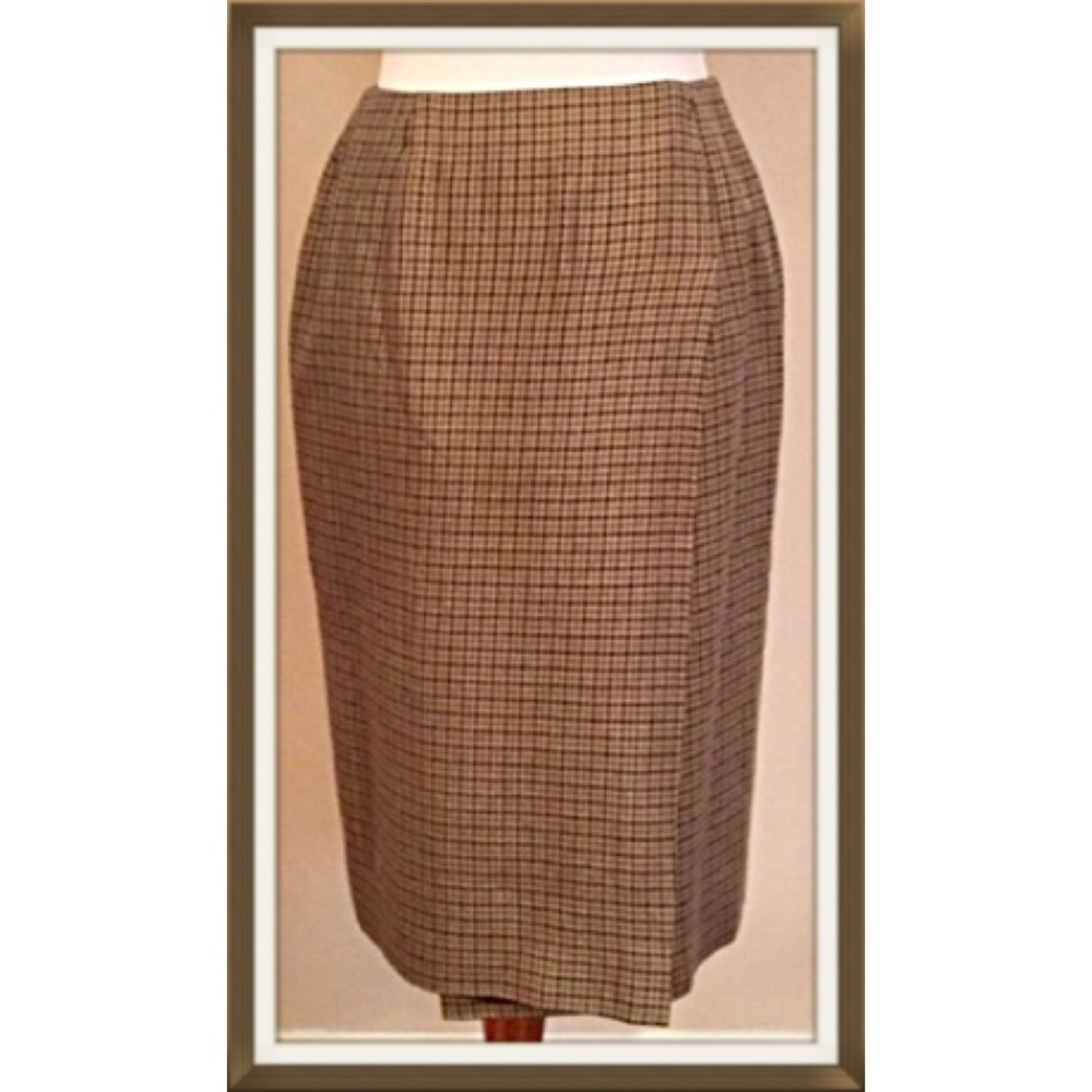 Classic houndstooth wool skirt **Sold**