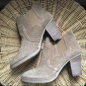 GAP Genuine Suede Tan Ankle Boots - US 9
