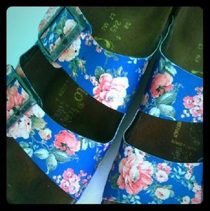 Barely worn sandals.