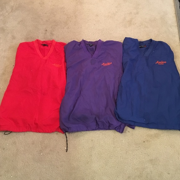 Hooters Pull Over Bundle