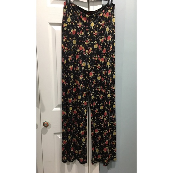 Cute Slouchy Pants.. Never Worn