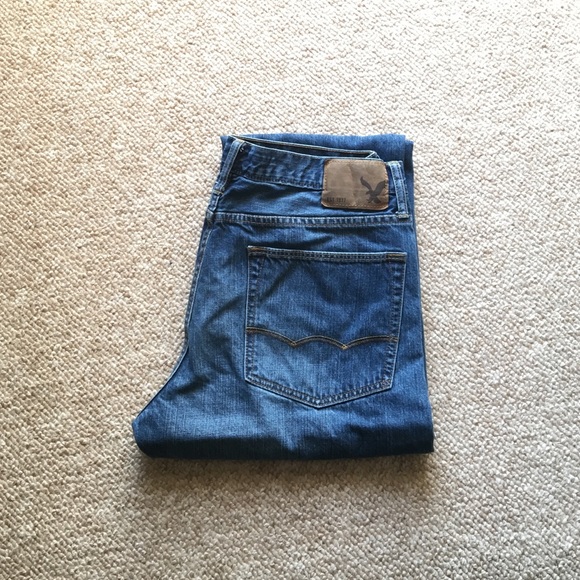 American Eagle Men's relaxed straight jeans 33/34
