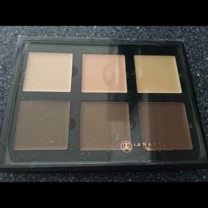 New Sealed Anastasia Contour Kit