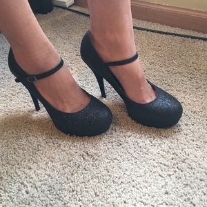 Steve Madden Black Glitter High heels