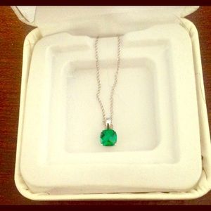 Emerald silver necklace