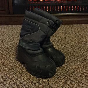 Boys snow boots