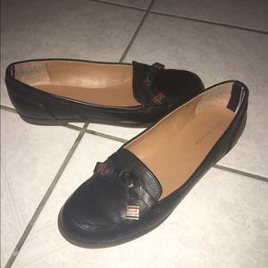 Tommy Hilfiger Women size 10 Loafers Black