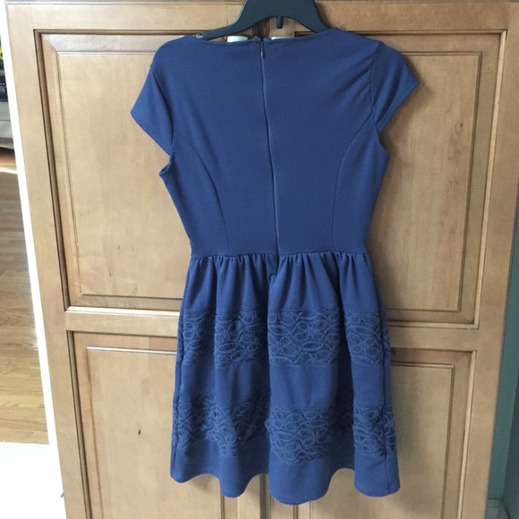 Dress - Picture 3 of 3