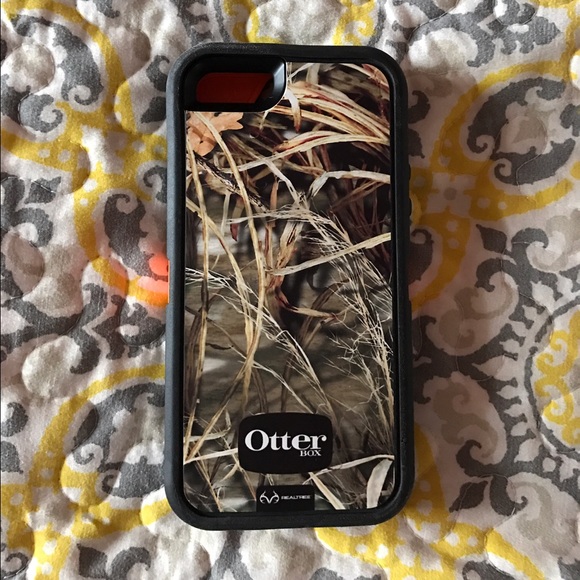 OtterBox Accessories - Realtree Camouflage 5s otter box