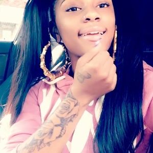 Meet your Posher, Ania