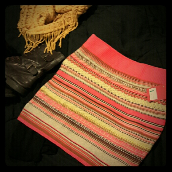 Vintage-Looking Knit Skirt