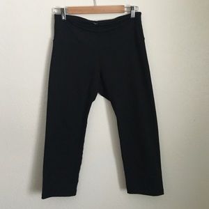Old Navy Cropped High-Rise Performance Leggings