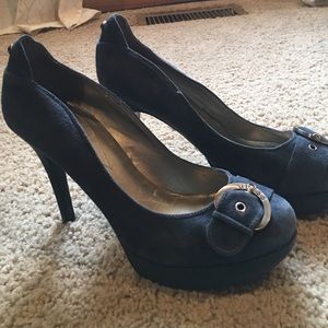 Blue suede guess heels!