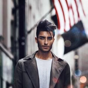 Meet your Posher, Claudia