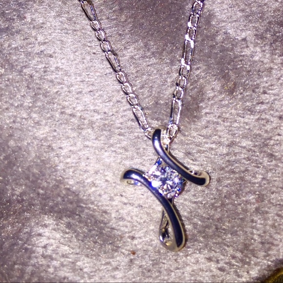 Sweet! Sterling & Crystal necklace - Picture 2 of 3