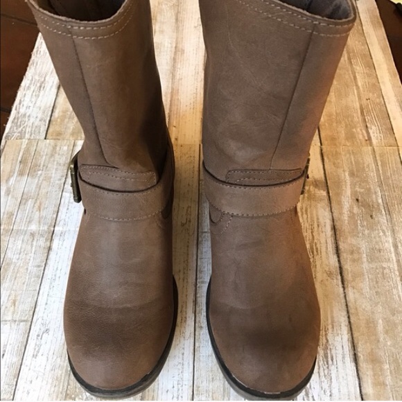 Brown boot - Picture 4 of 4