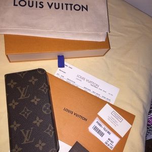 🔴SOLD🔴Louis Vuitton iPhone 6+ Folio - 100% auth