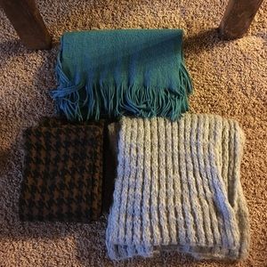 Multiple Scarfs