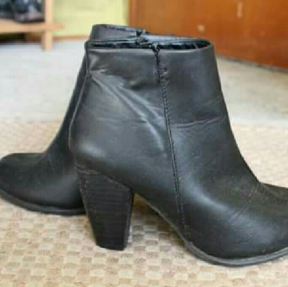Ankle leathe boots