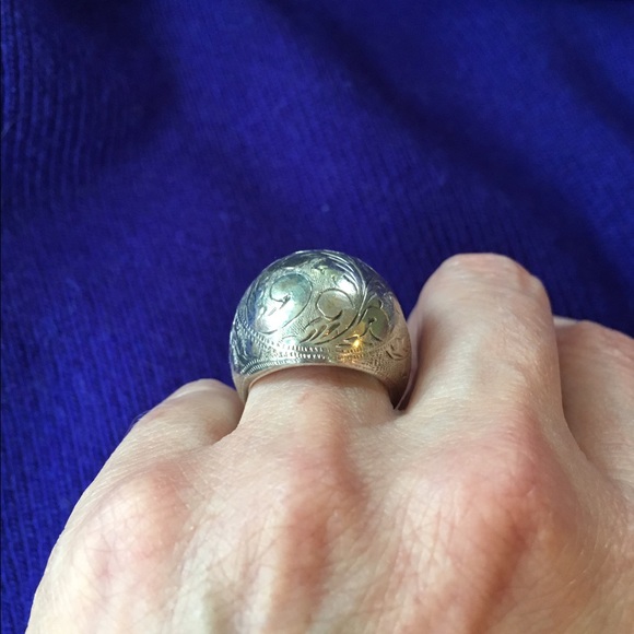 Sterling silver carved, dome ring. - Picture 4 of 4