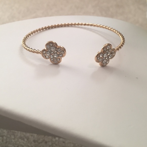 Double stone flower bracelet
