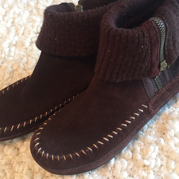 MINNETONKA moccasins