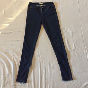 Blue skinny jean legging