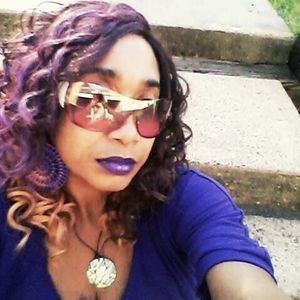 Meet your Posher, Angela