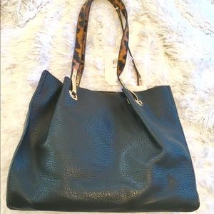 👜Vegan black double-strap handbag