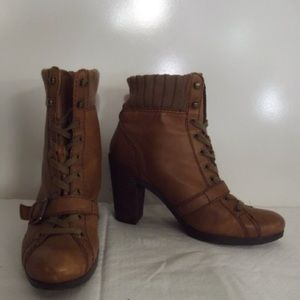 * SOLD * Lace Up Brown Leather Heeled Booties