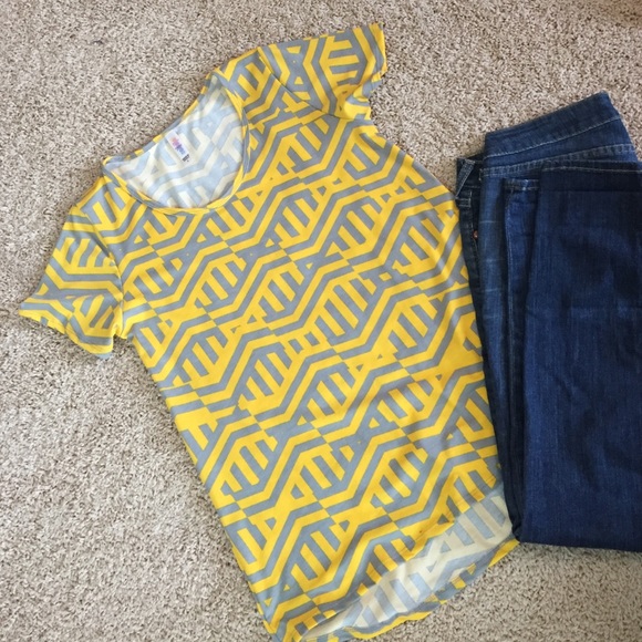 Lularoe classic tee