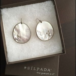 Silpada silver and pearl earrings W2218