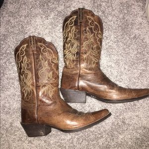 Ariat women's cowboy boots!!!
