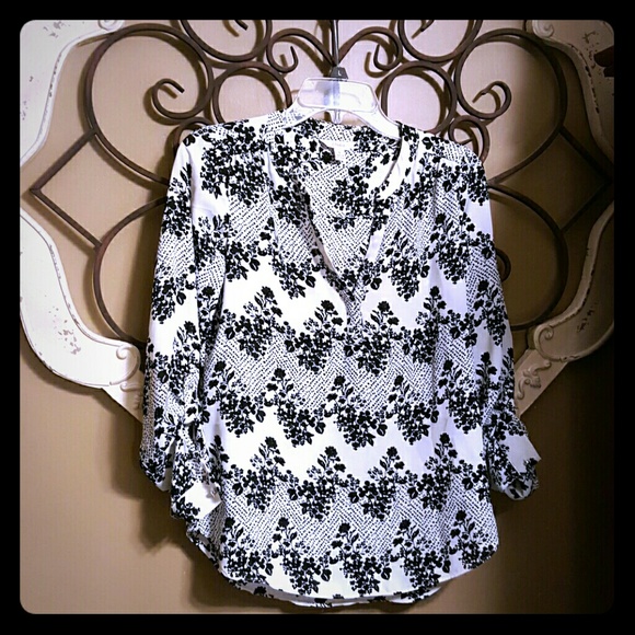 Candie's Beautiful Flower Blouse