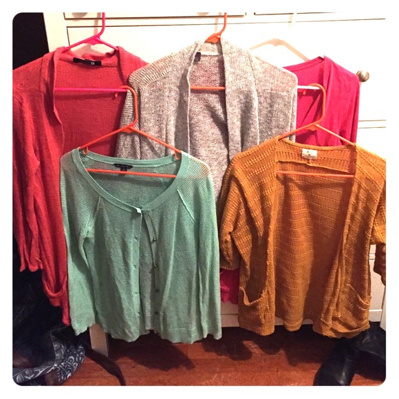 Five Cardigans for $25! Urban Outfitters, AE, F21 - Picture 1 of 1