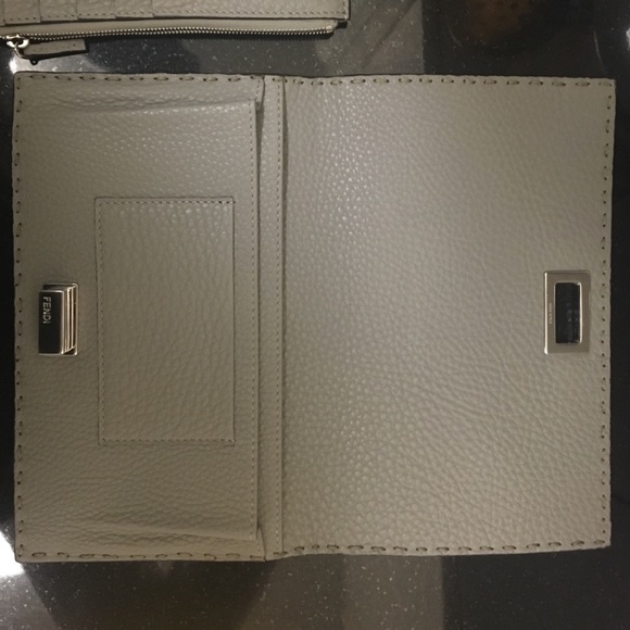 Peekaboo mini clutch new with tag - Picture 3 of 4