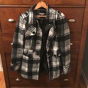 White and black patterned coat