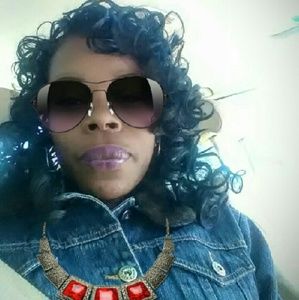 Meet your Posher, Vickie