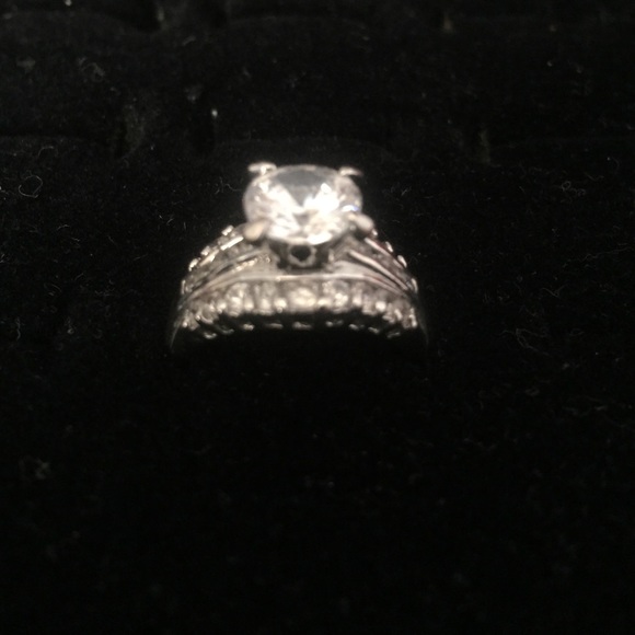Ring - Picture 2 of 2