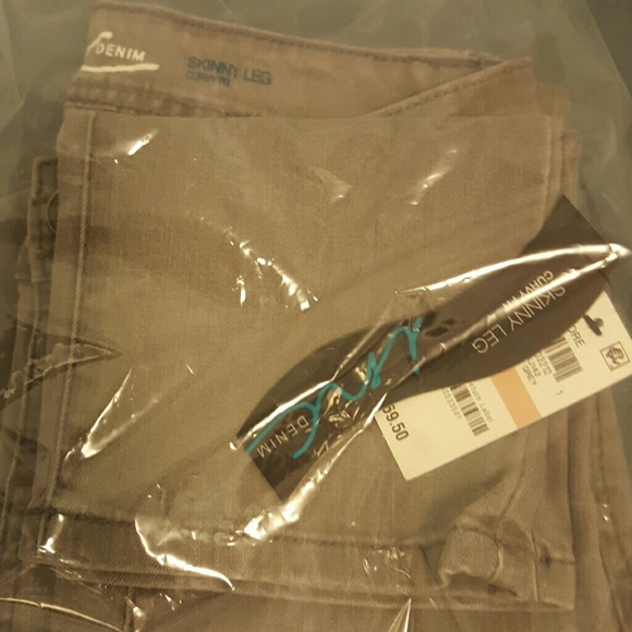 BRAND NEW Women's Designer Jeans