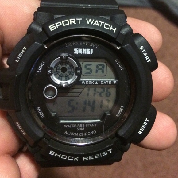 Men's watch - Picture 1 of 1