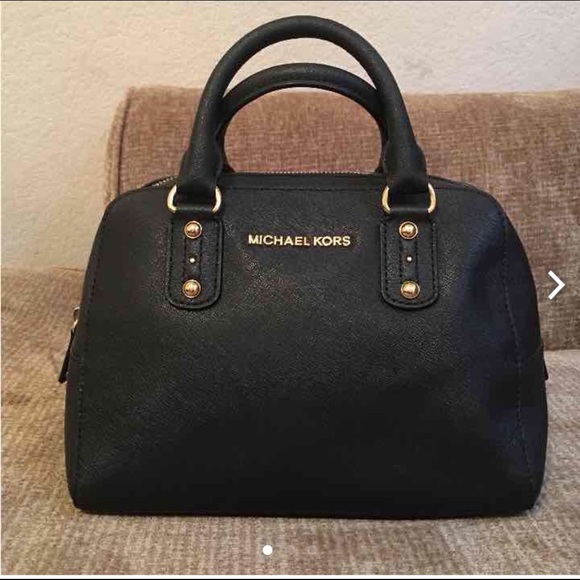 *~*~ Authentic Michael Kors Small Satchel *~*~