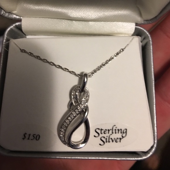 Womans neckless NEW - Picture 1 of 1