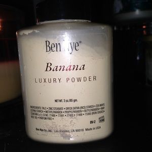 Ben Nye Luxury powder