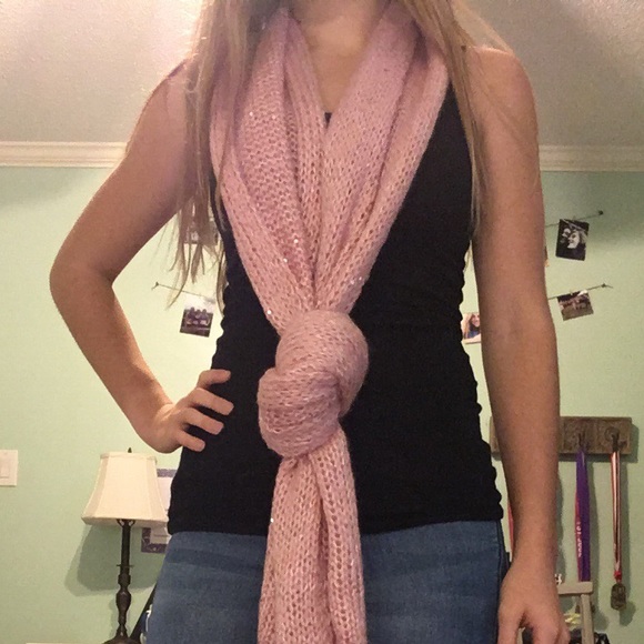 Scarf - Picture 1 of 2