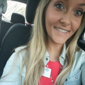 Meet your Posher, Kelsie