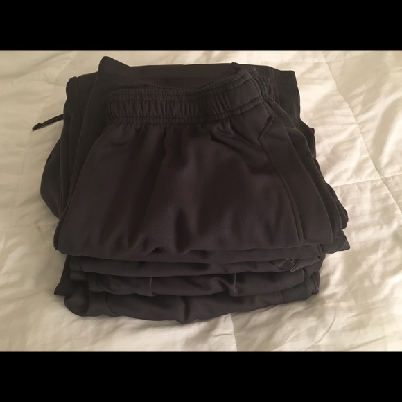 5 pairs of men's champion athletic pants