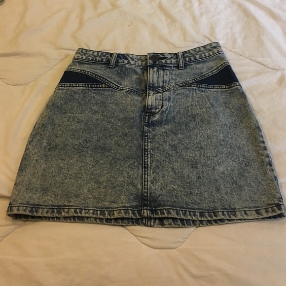 Acid washed skirt