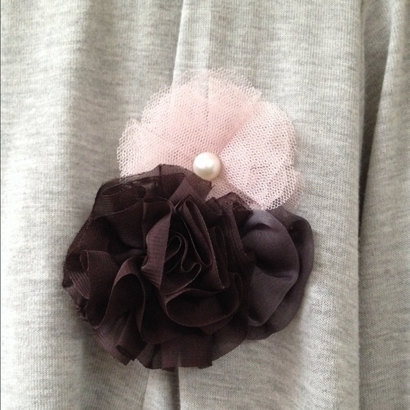 Cotton ruffled shrug with flower accent - Picture 2 of 2