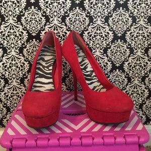 Red Pumps SZ 6